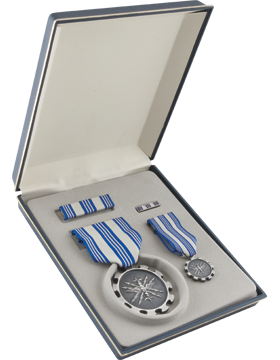 AIR FORCE ACHIEVEMENT MEDAL BOX SET WITH LAPEL PIN AND MINI MEDAL