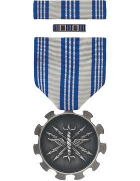 AIR FORCE ACHIEVEMENT MEDAL BOX SET WITH LAPEL PIN