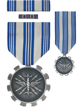 AIR FORCE ACHIEVEMENT MEDAL BOX SET WITH LAPEL PIN AND MINI MEDAL