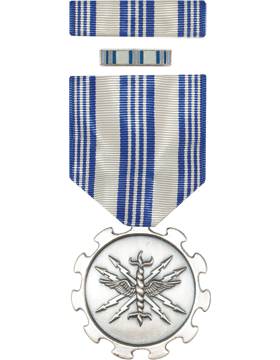 AIR FORCE ACHIEVEMENT BOX SET WITH LAPEL PIN, PIN BACK